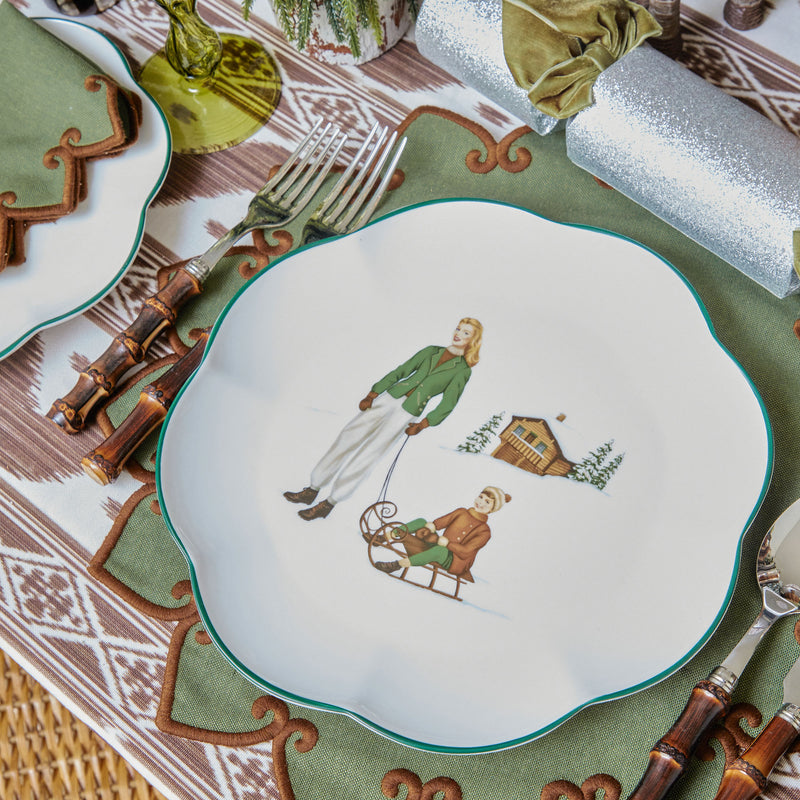 Perfect for entertaining or everyday use, these plates evoke a whimsical atmosphere.