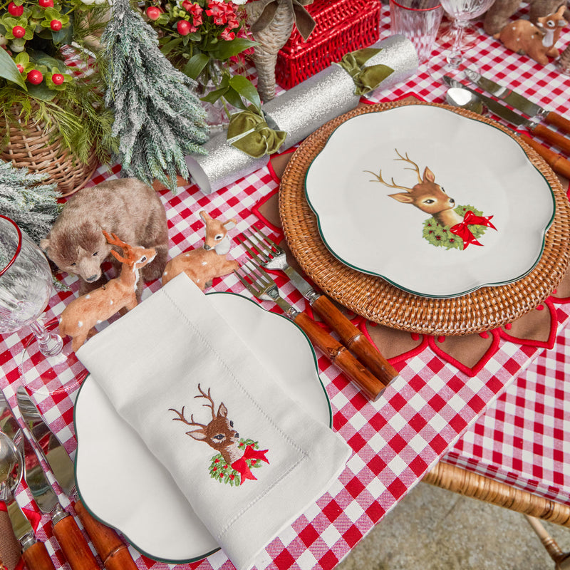 Turn your dining experience into a fairytale with the Bambi Scalloped Dinner Plate, a charming plate adorned with Bambi and friends that exudes Disney magic.