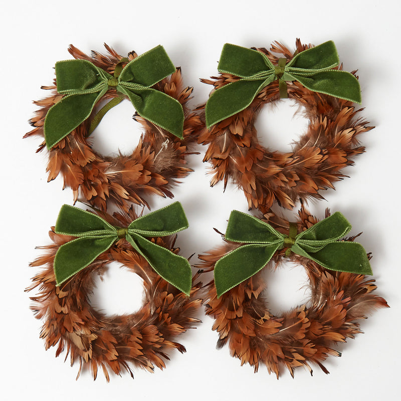 Celebrate the beauty of feathers with our Feather Wreath Set, a must-have for any nature-inspired gathering.