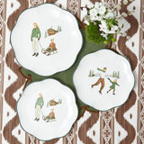 Share magical moments with loved ones using this set of four captivating plates.
