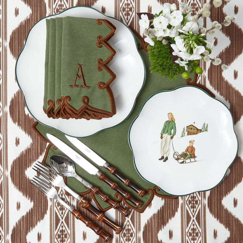 Create a rustic yet elegant table setting with these nature-inspired placemats.