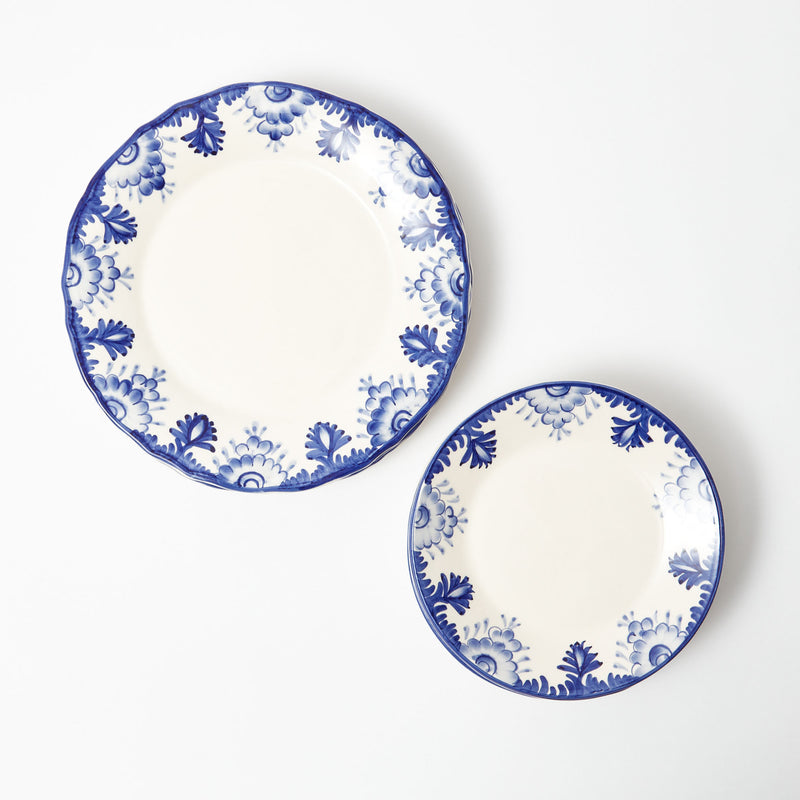 Set of 4 plates, combining dinner and starter options, adorned with the classic Blue Deauville design.