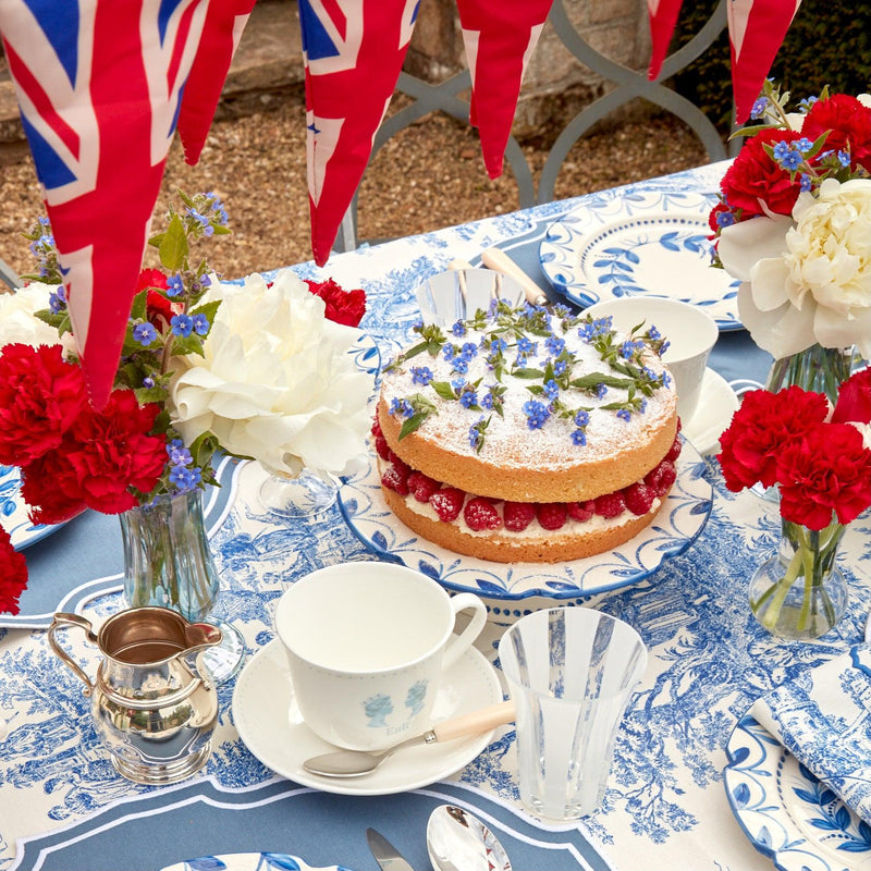 Elizabeth Garland Cake Stand - Mrs. Alice