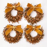 Upgrade your home decor with the Feather Wreath Set - the epitome of natural and stylish design.