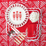 Create cherished holiday memories with this lovely plate set.