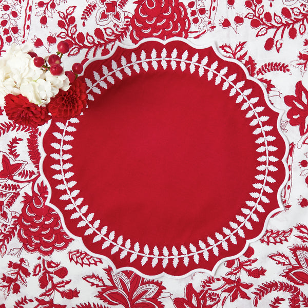 Red Laurel Placemats (Set of 4) – a vibrant addition to your dining decor.