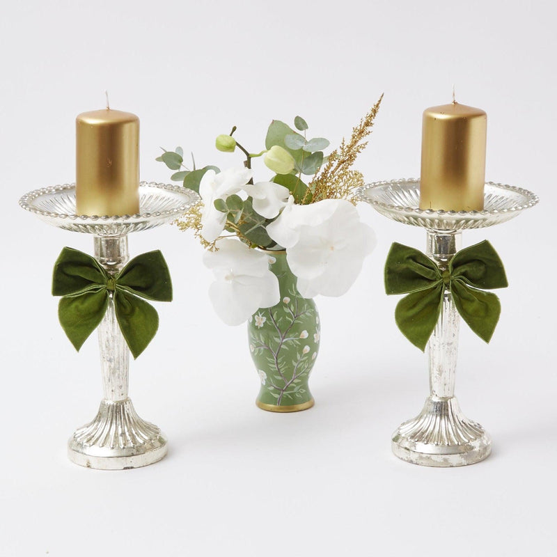 Add a touch of classic elegance to your setting with Gold Pillar Candles - the ideal choice for elevating your space with the beauty of candlelight.