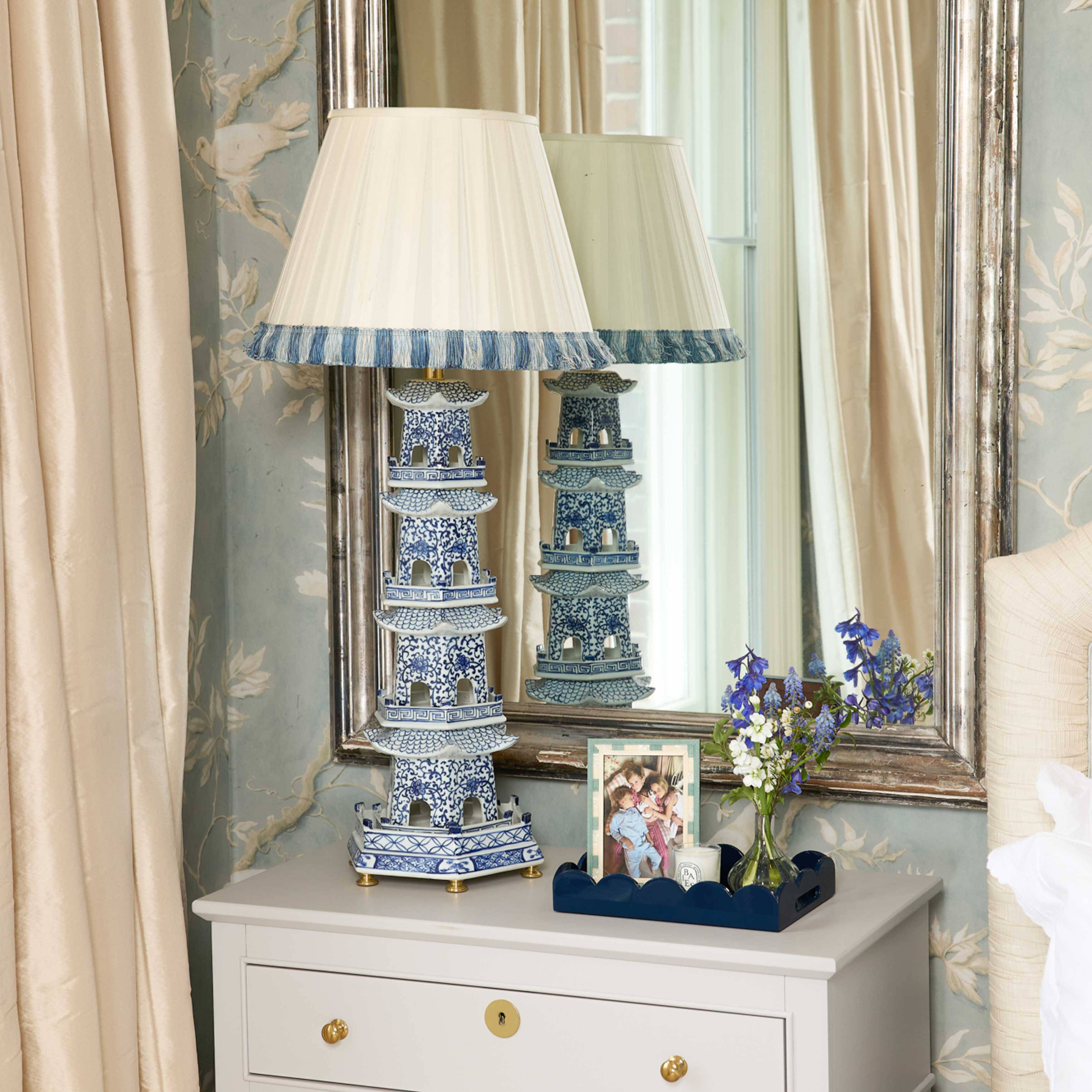 Chinoiserie Pagoda Lamp