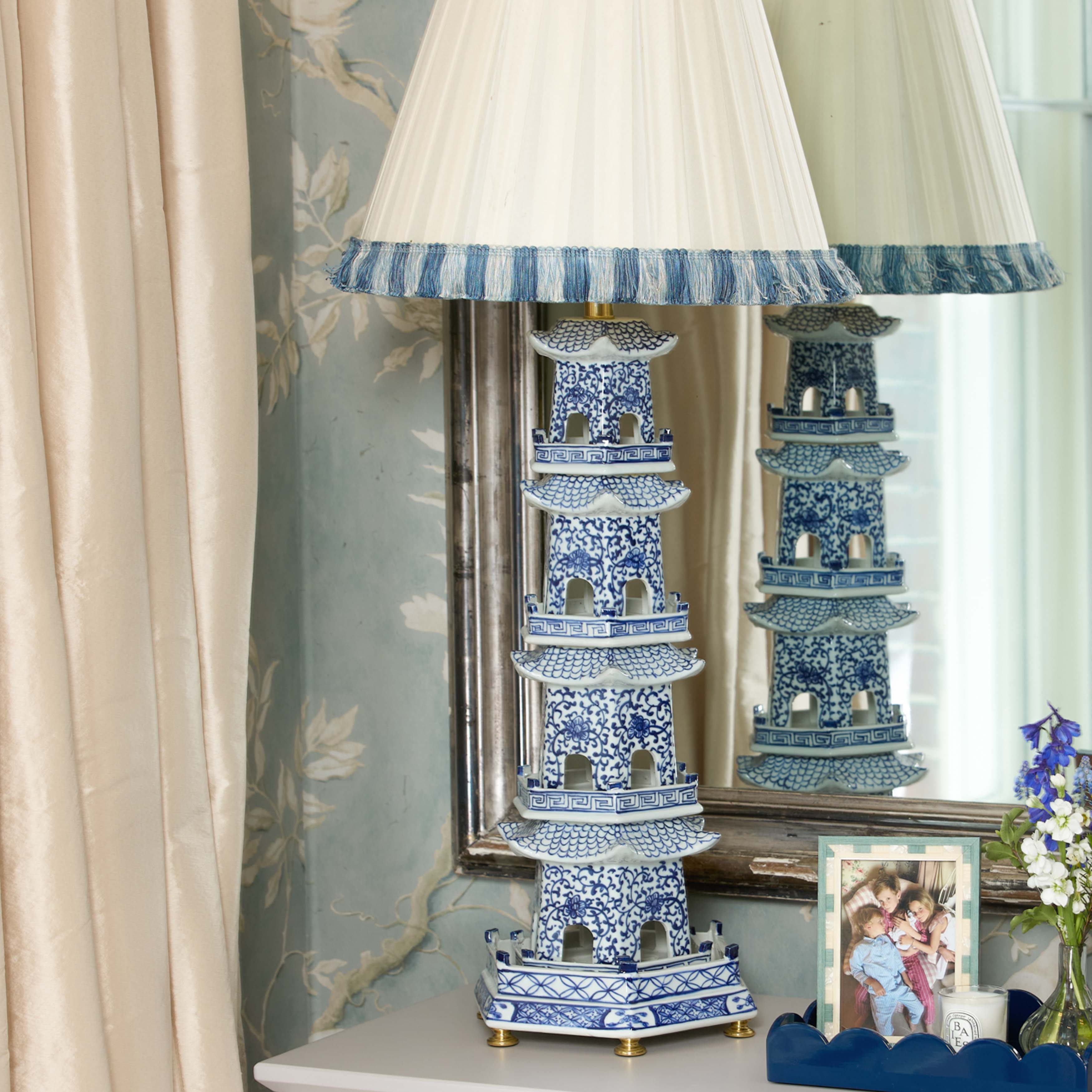 Chinoiserie Pagoda Lamp