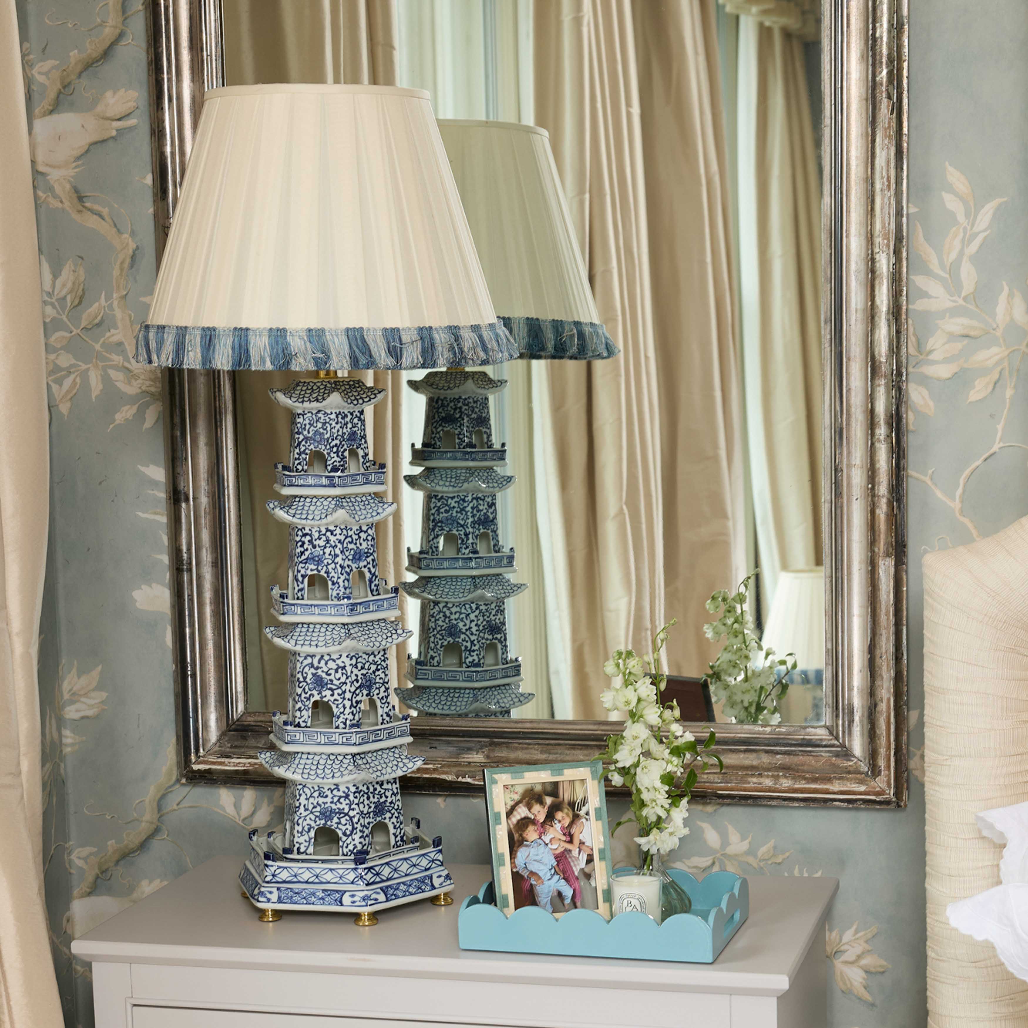 Chinoiserie Pagoda Lamp