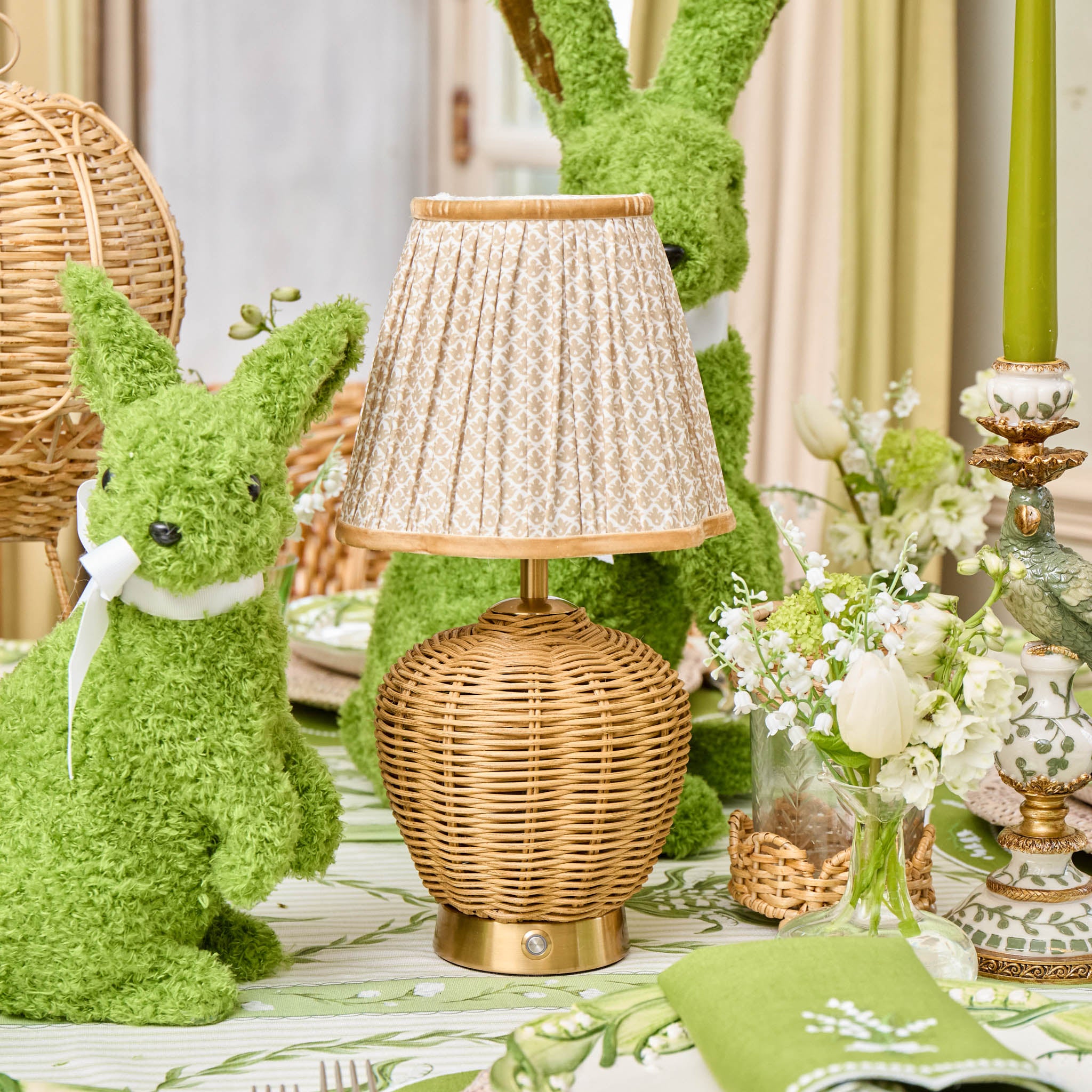 Rattan Ursula Rechargeable Lamp