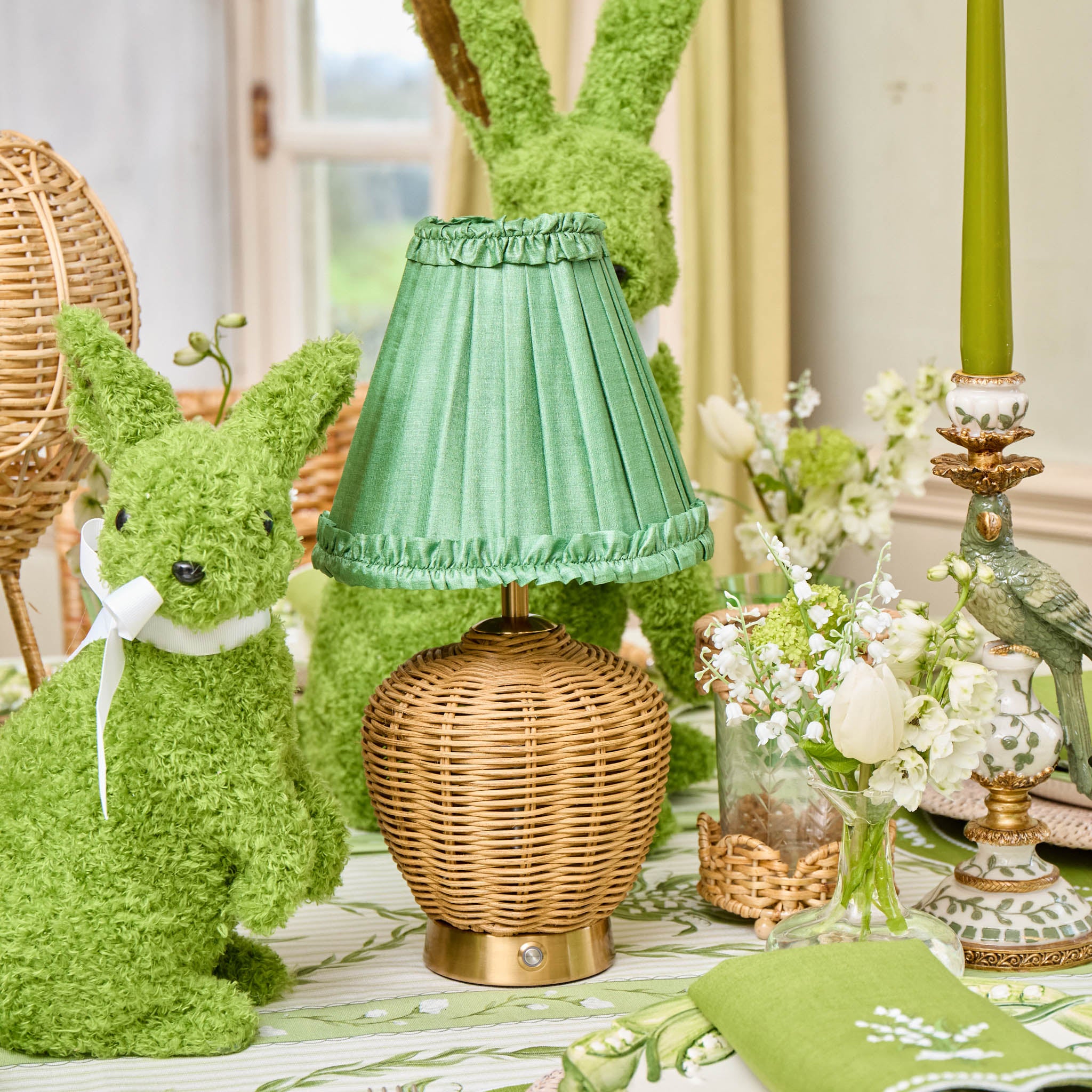 Rattan Ursula Rechargeable Lamp