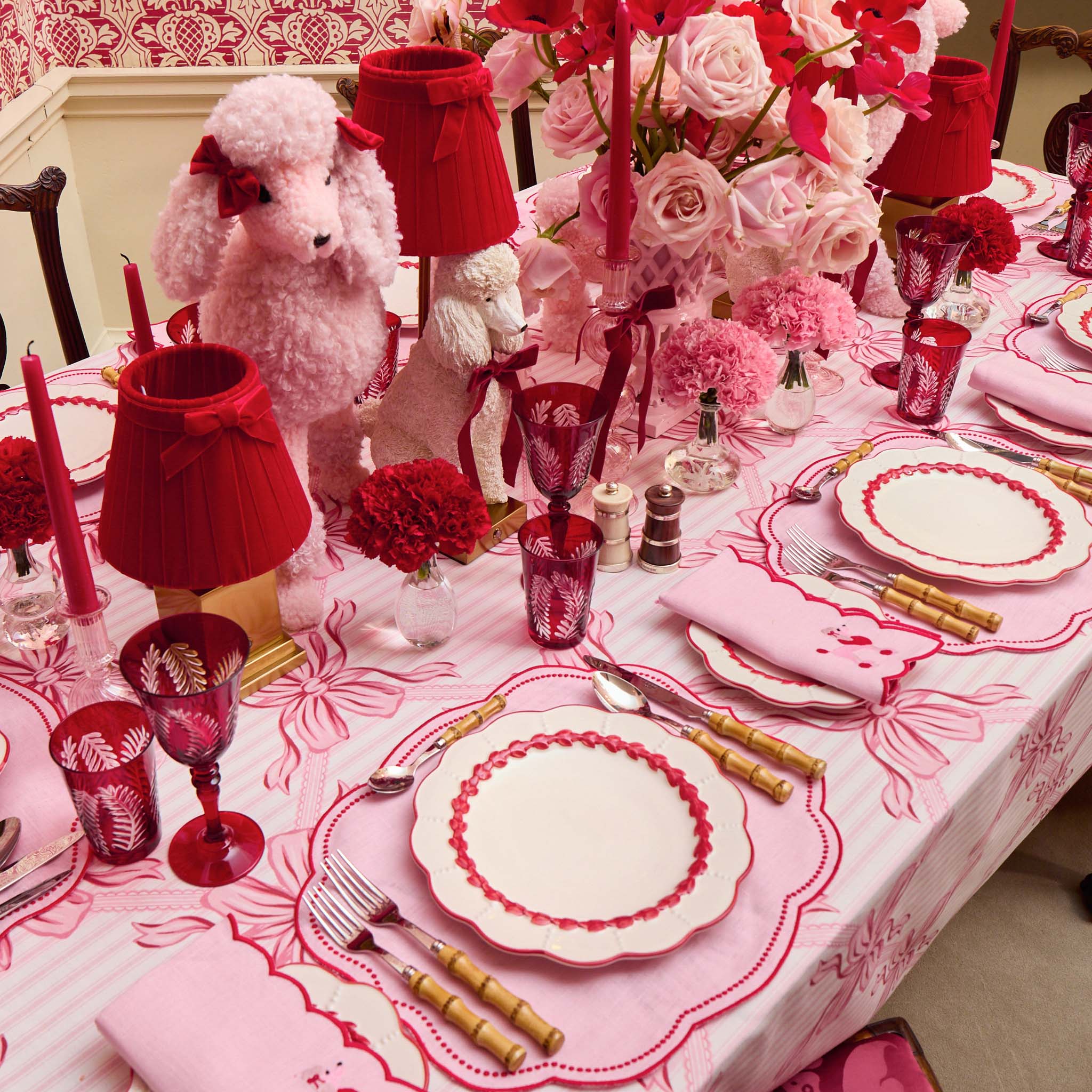 Red Laurel Dinner Plates (Set of 4)