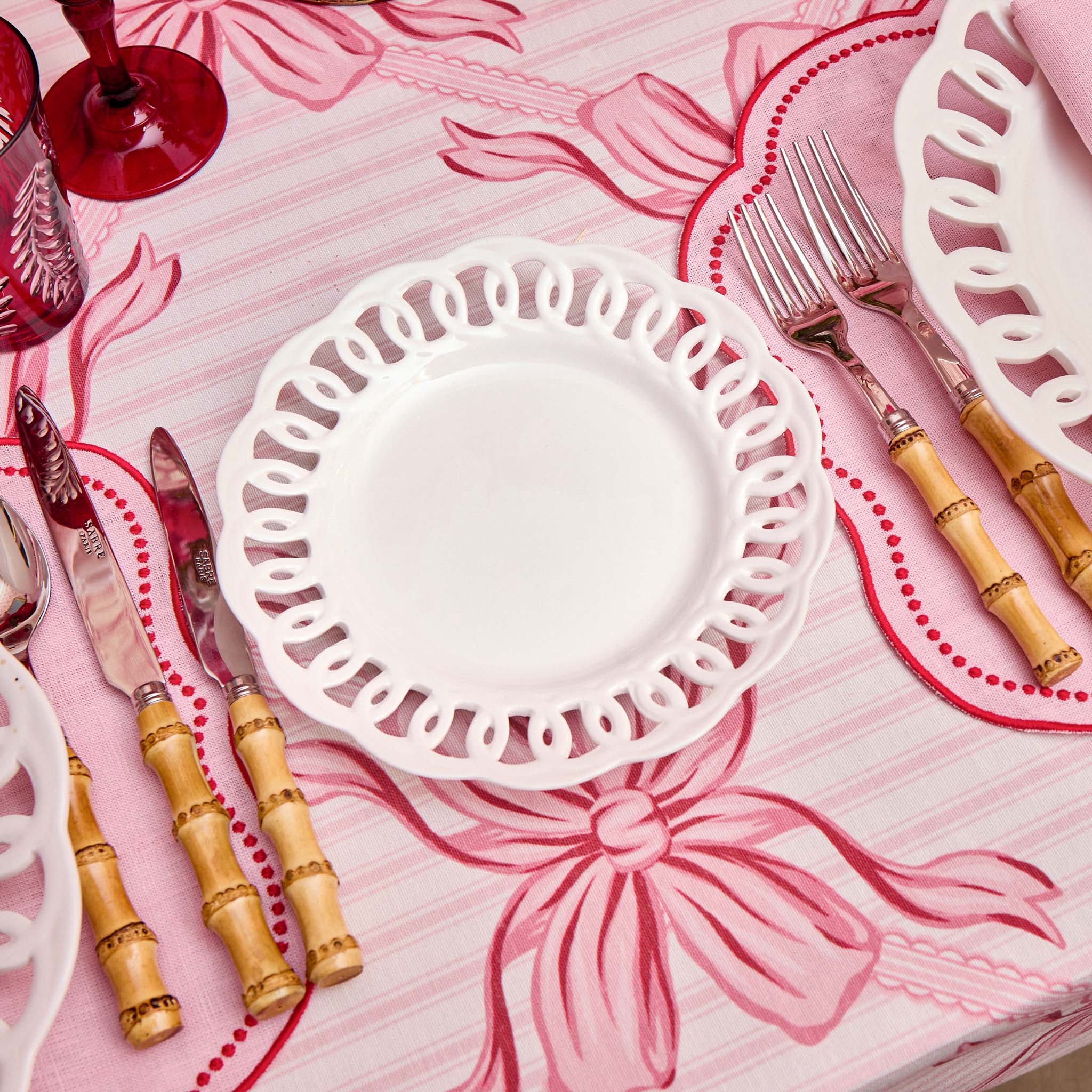 White Lace Dinner & Starter Plates (Set of 8)