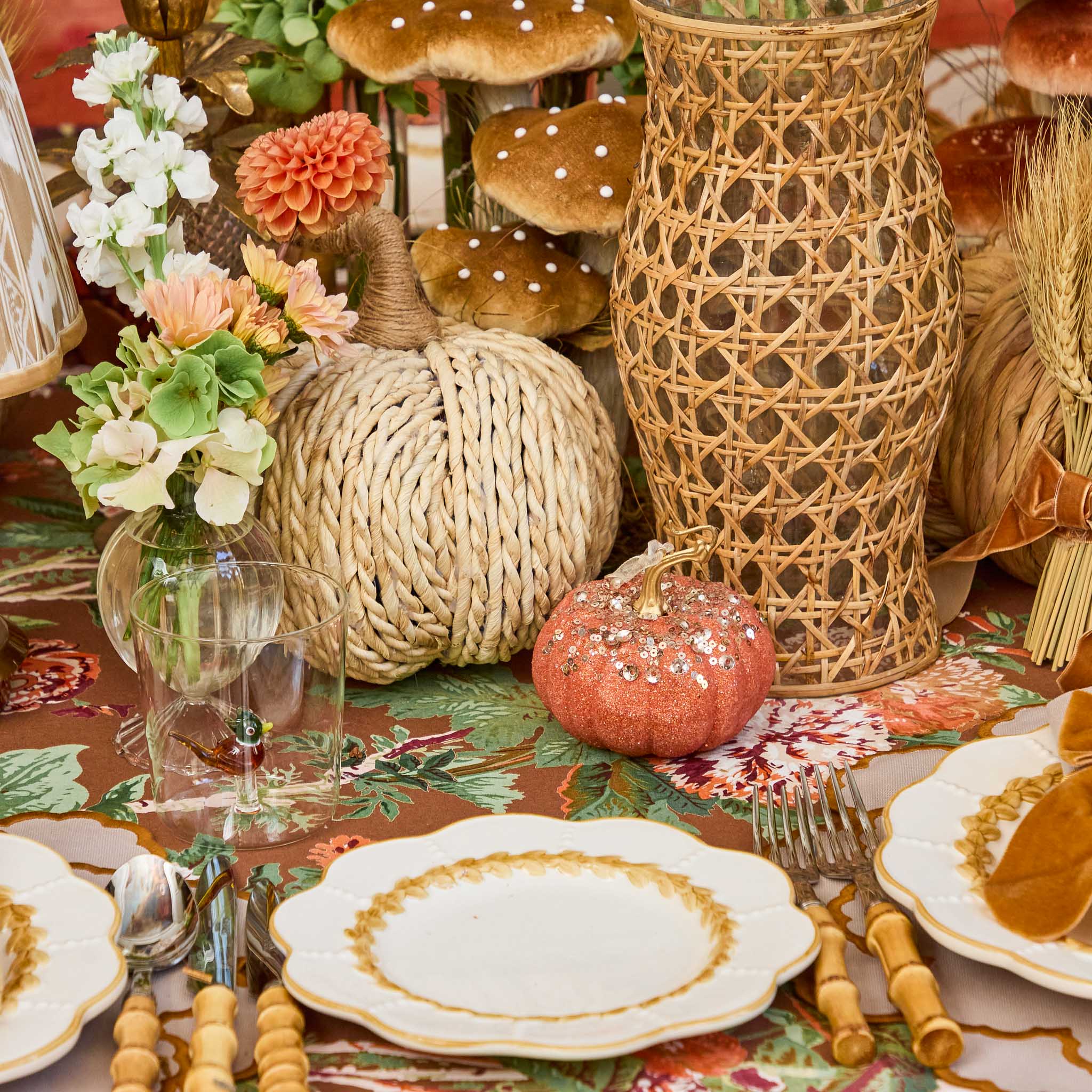 Putty Laurel Dinner Plate