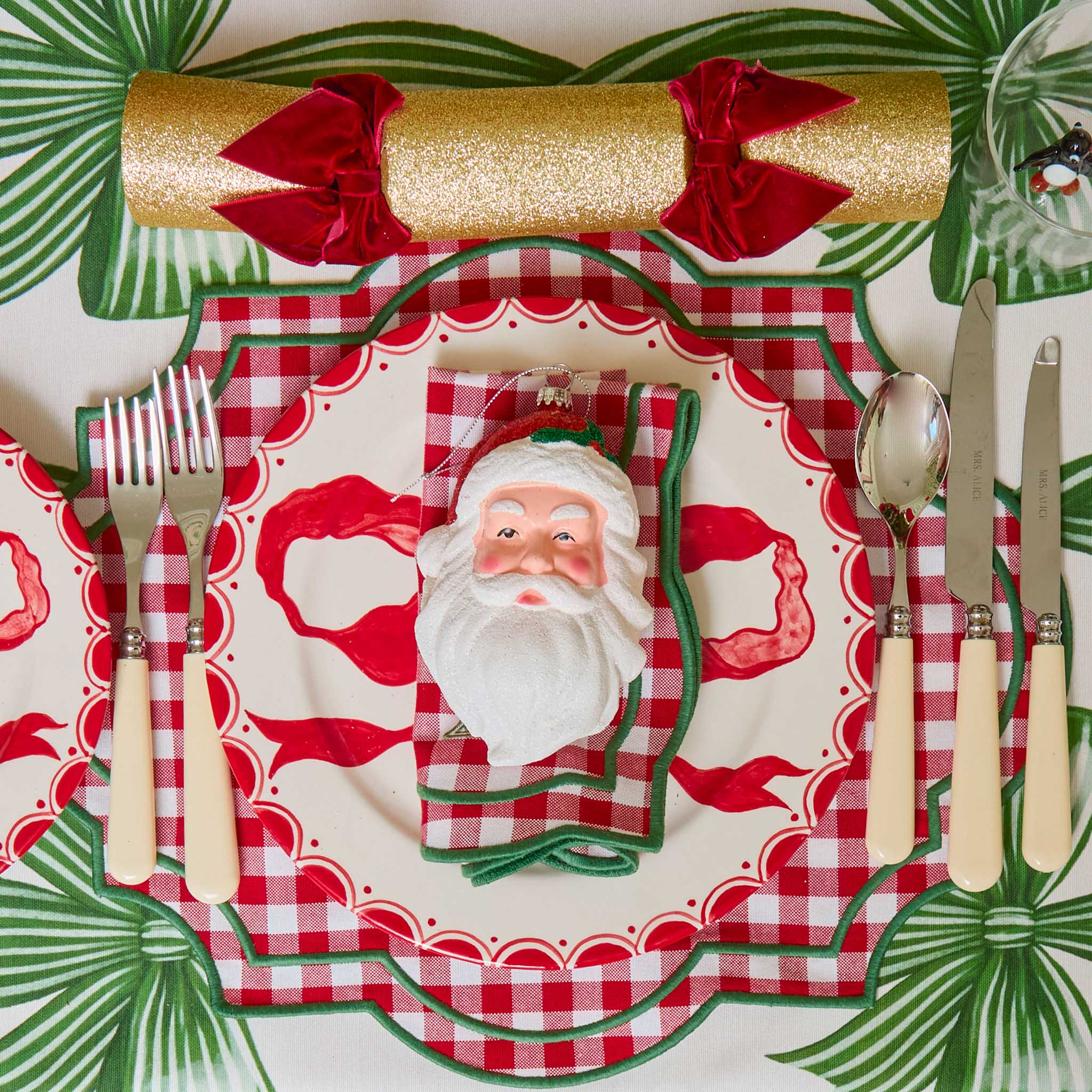 Marilyn Red Bow Starter Plates (Set of 4)