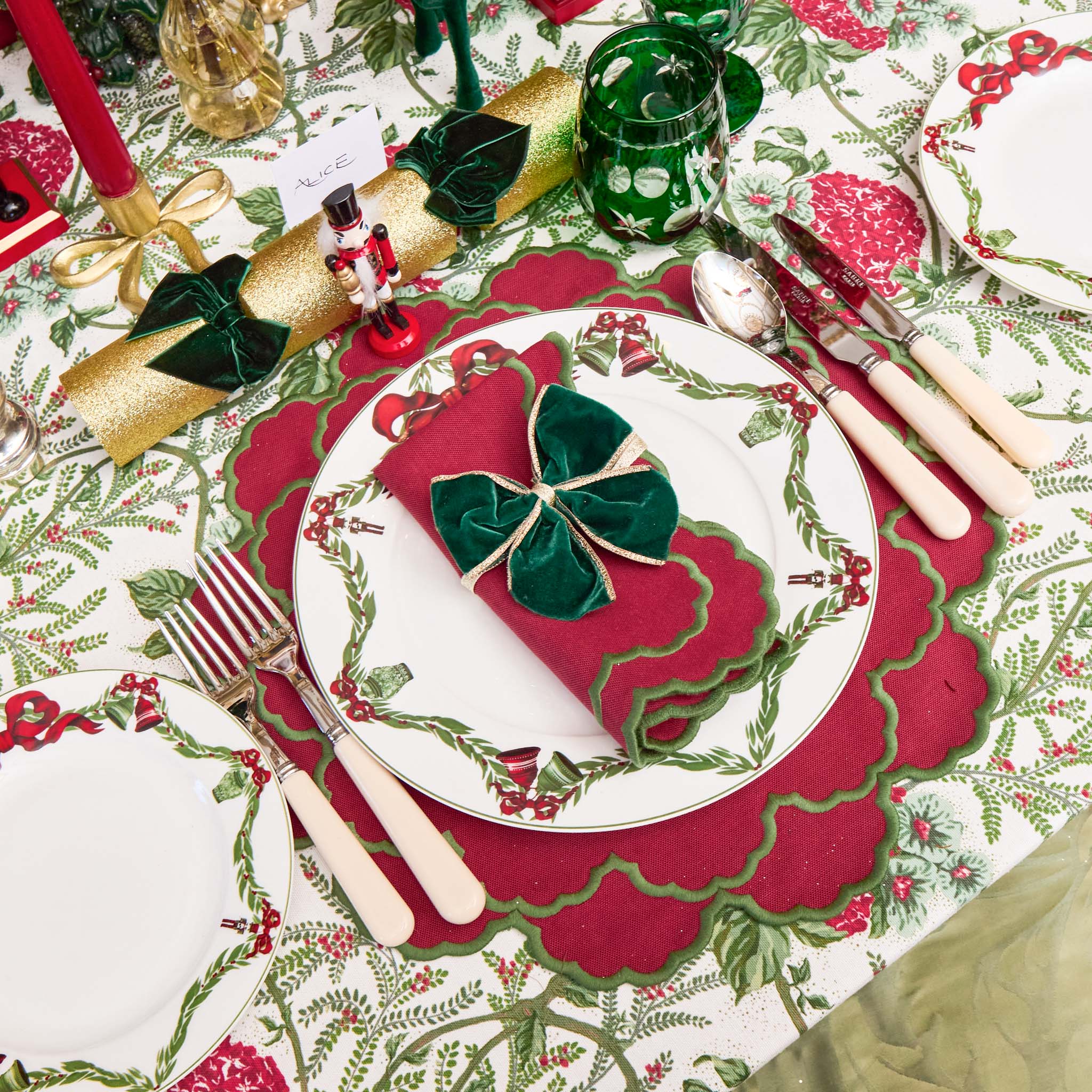 Emerald Anita Engraved Wine Glass (Set of 4)