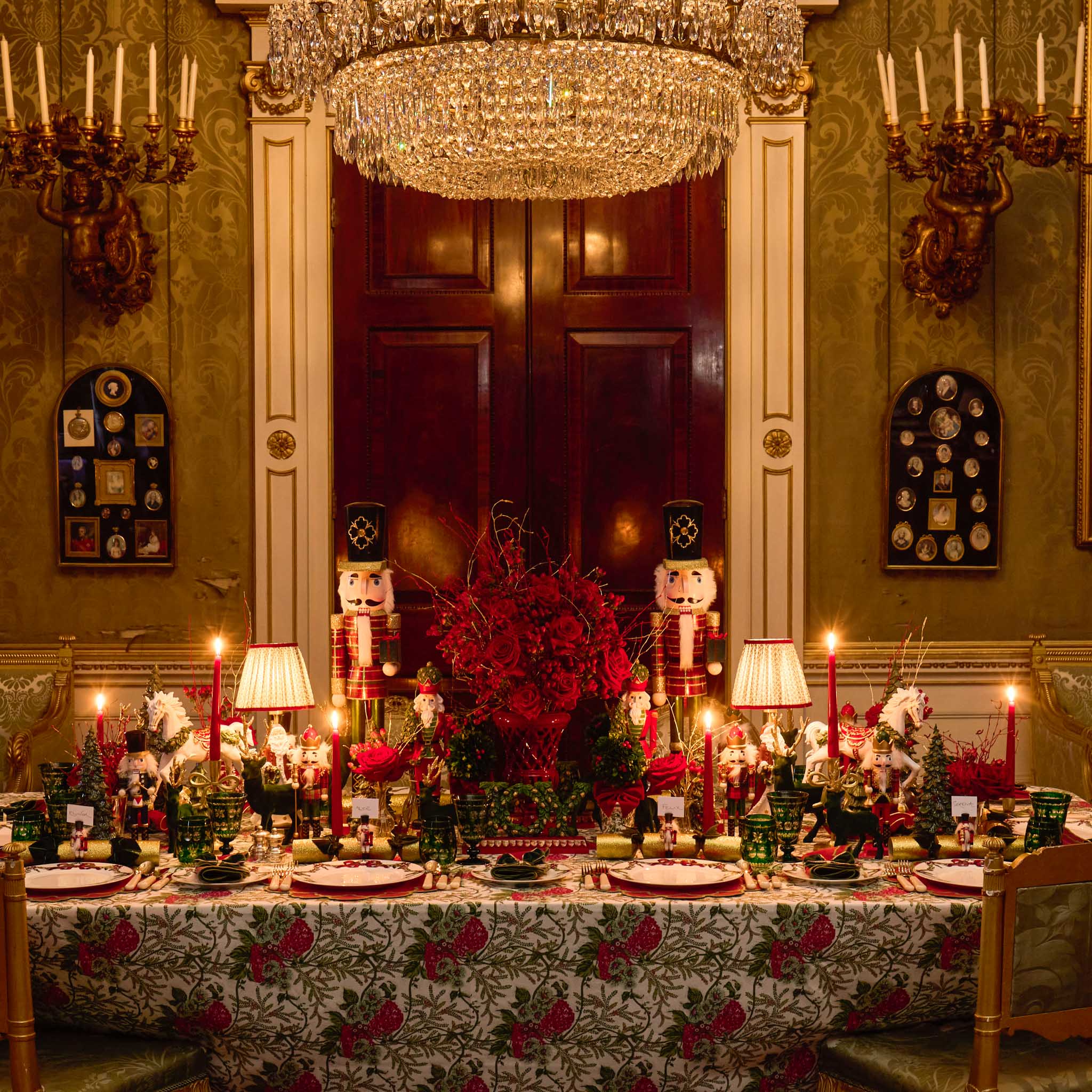 Christmas Garland Starter Plate