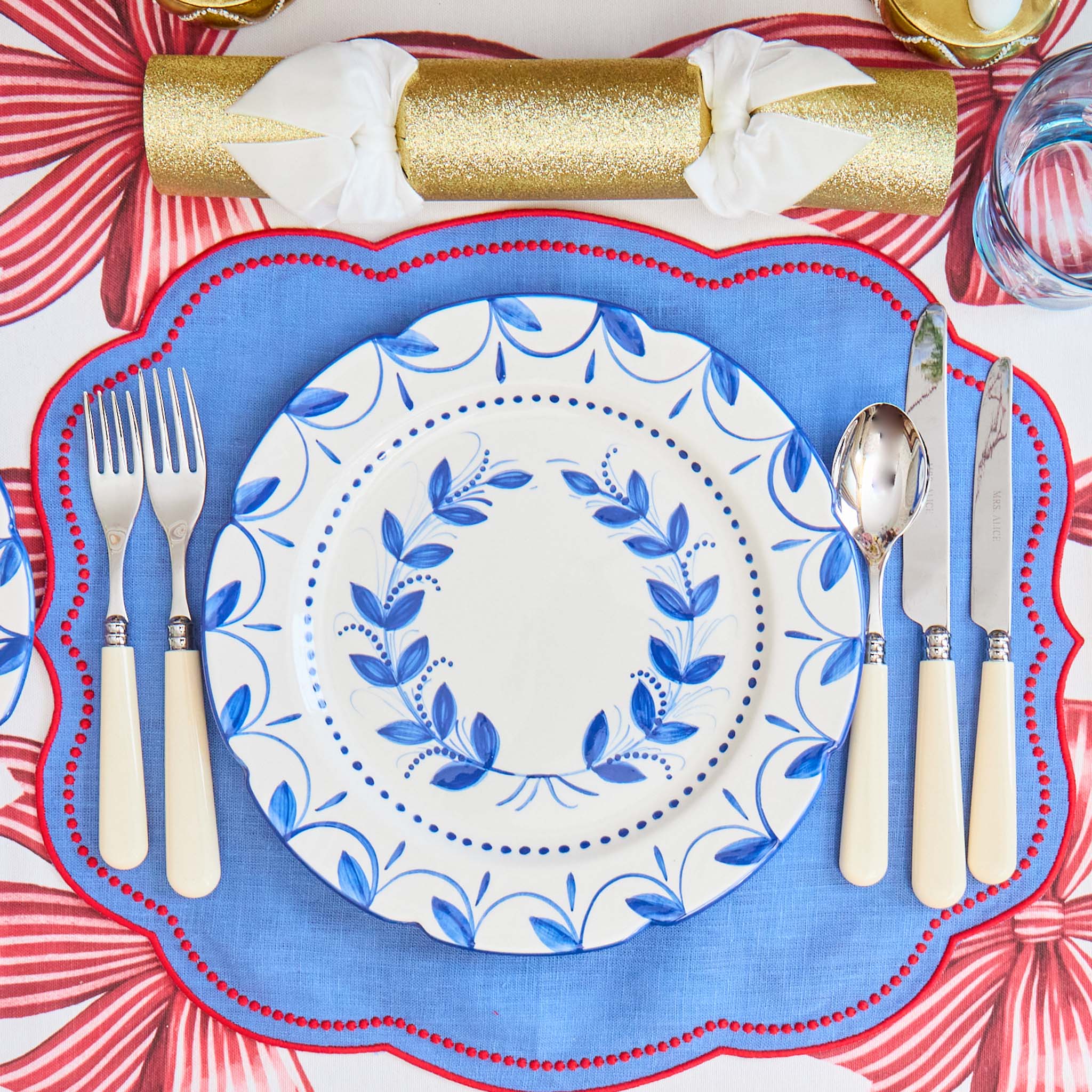 Elizabeth Blue Garland Dinner Plate