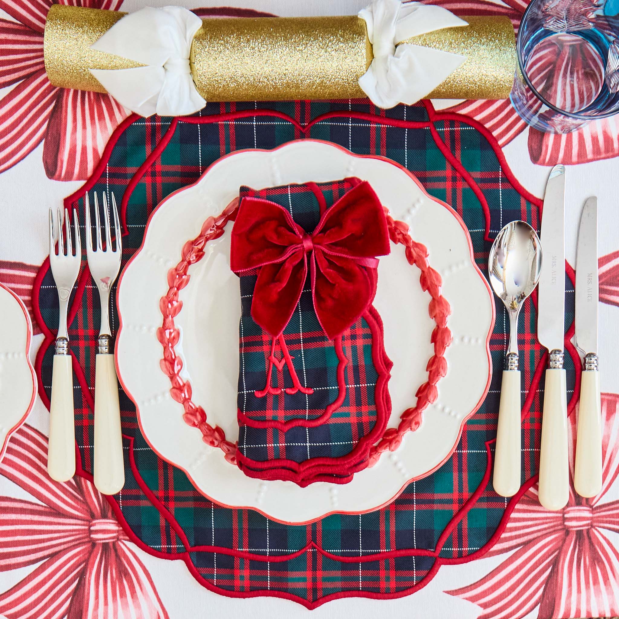 The Merry Noël Tablescape