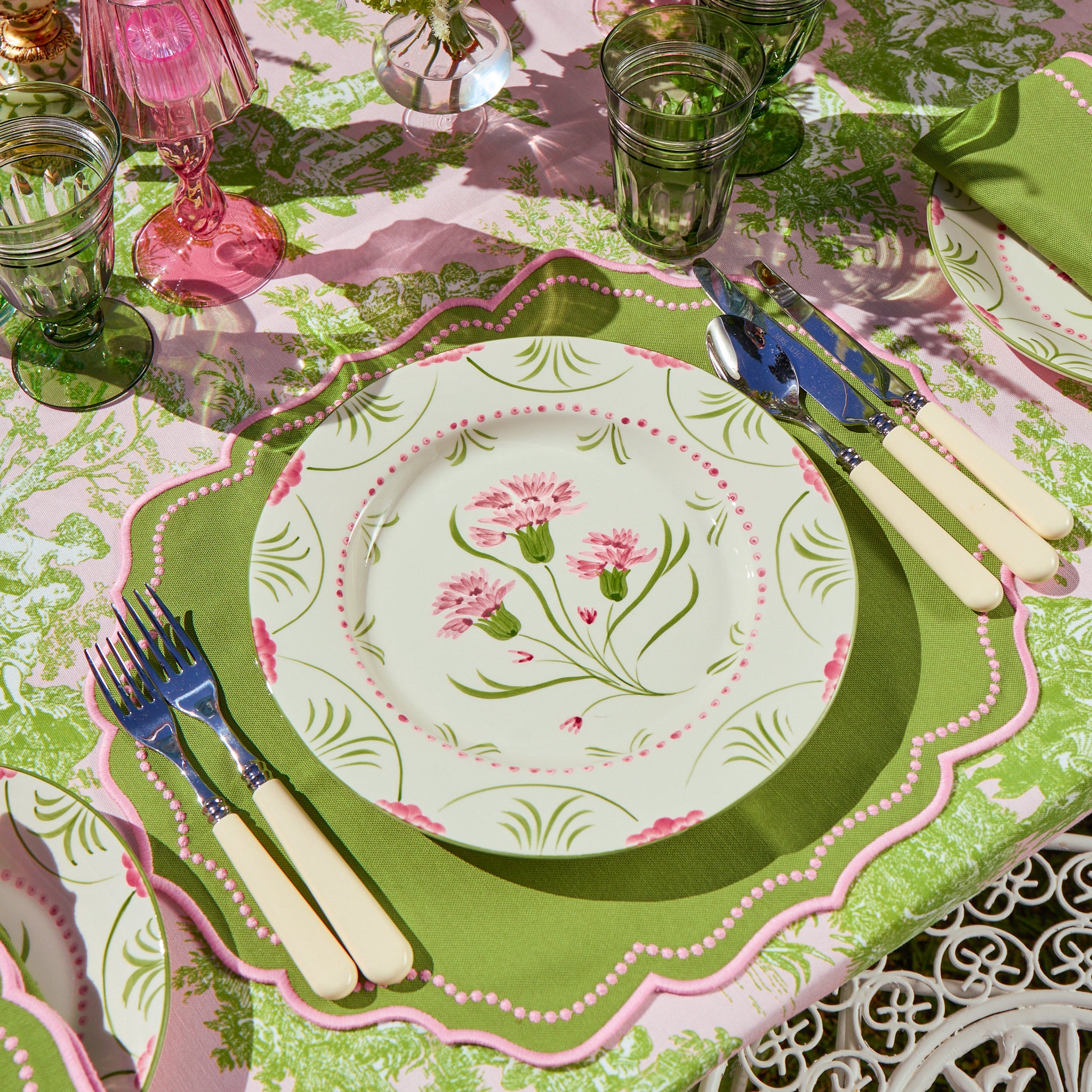 Pink & Green Santa Kristina Dinner & Starter Plates (Set of 8)
