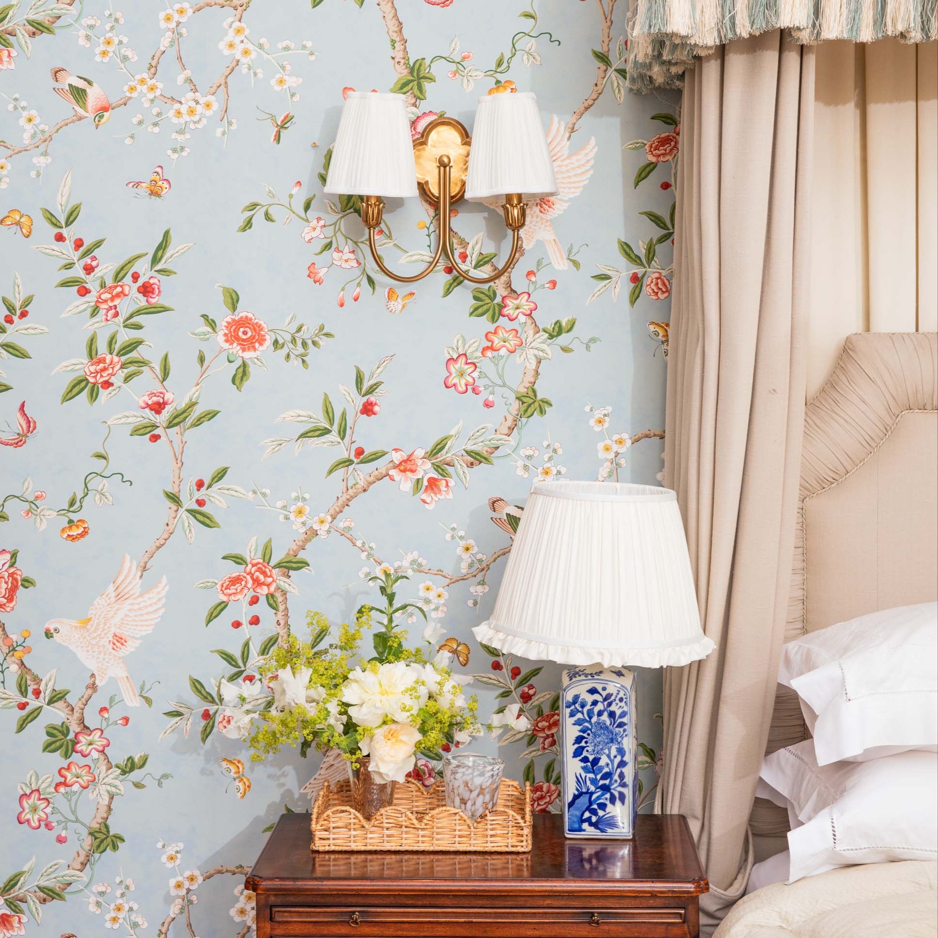 Quatrefoil Rechargeable Double Wall Light with Cream Shades (14cm)