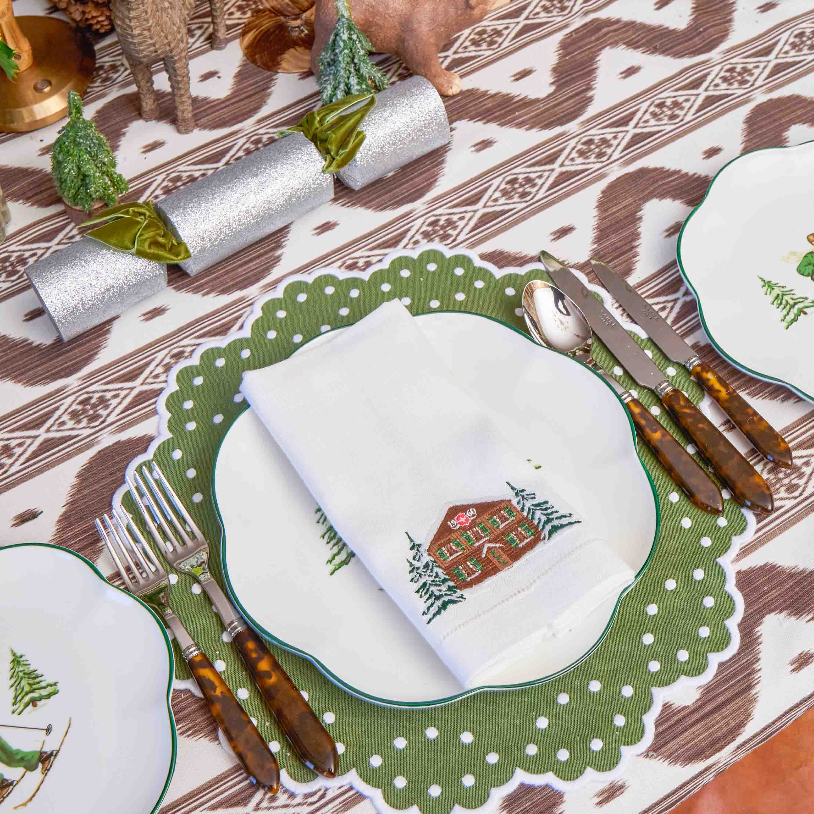 Alpine Chalet White Linen Napkins (Set of 4)