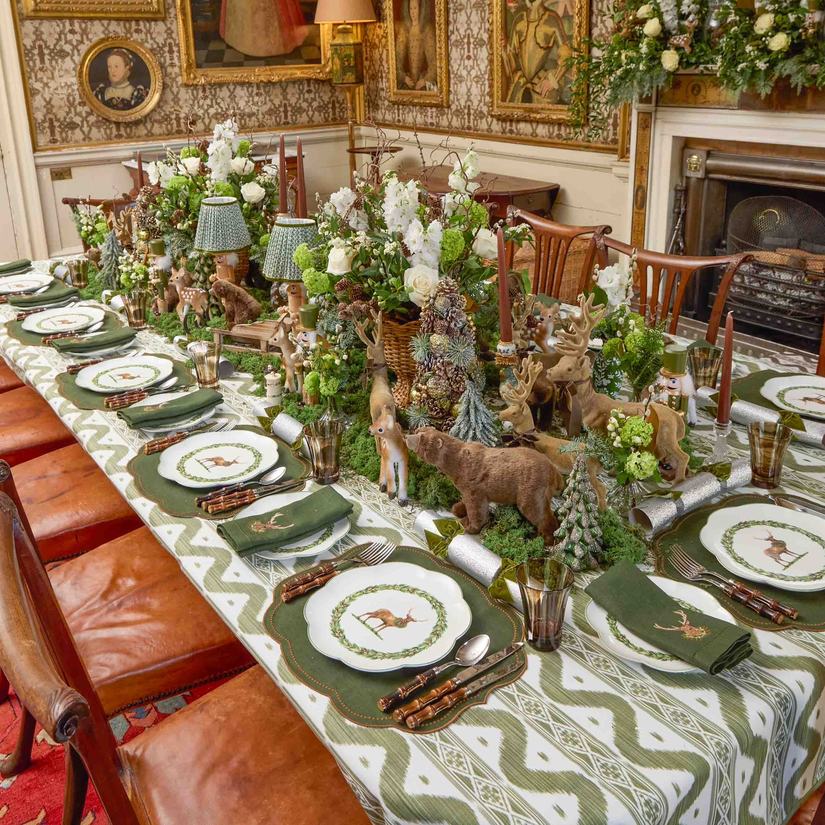 Stag Garland Dinner Plates (Set of 4)