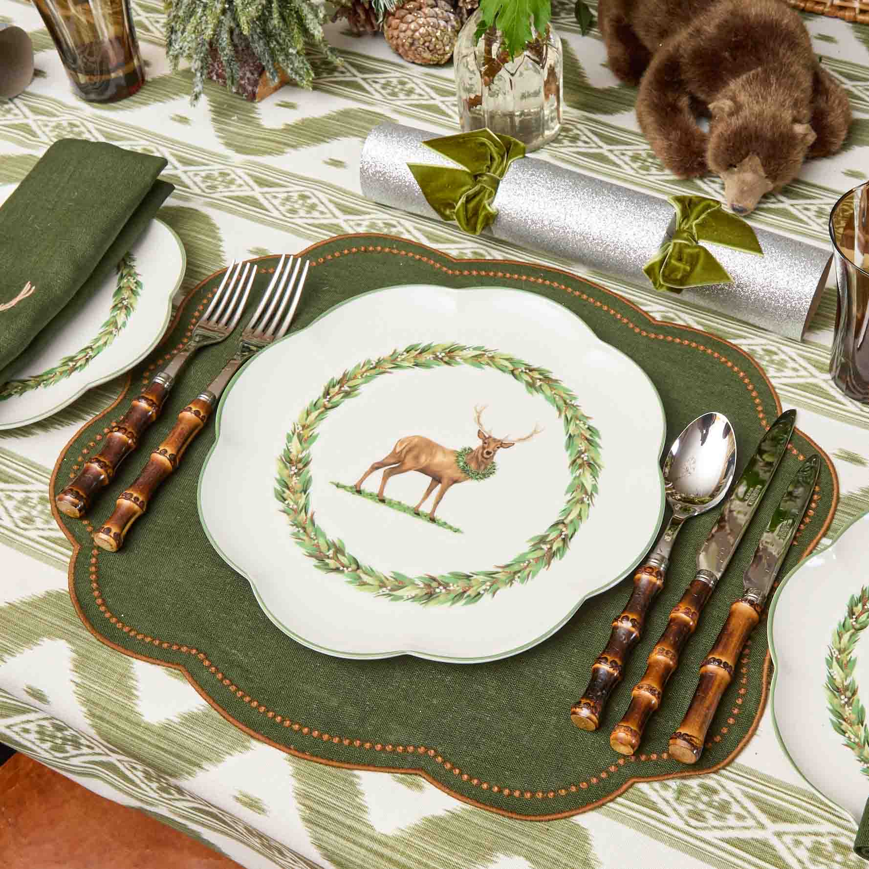 Stag Garland Dinner Plates (Set of 4)