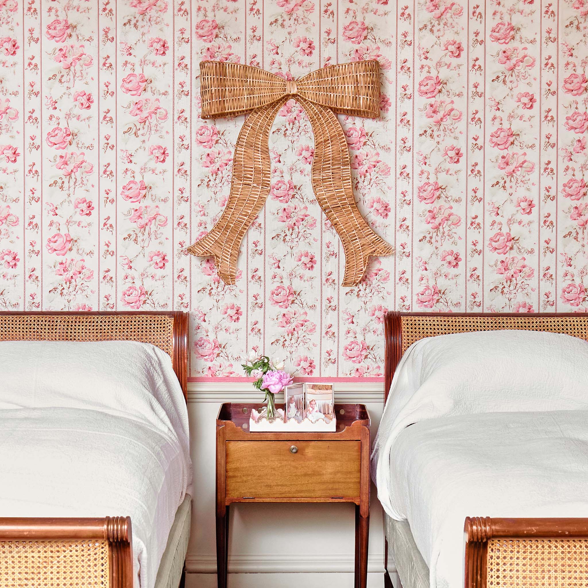 Rattan Bow Wall Decoration