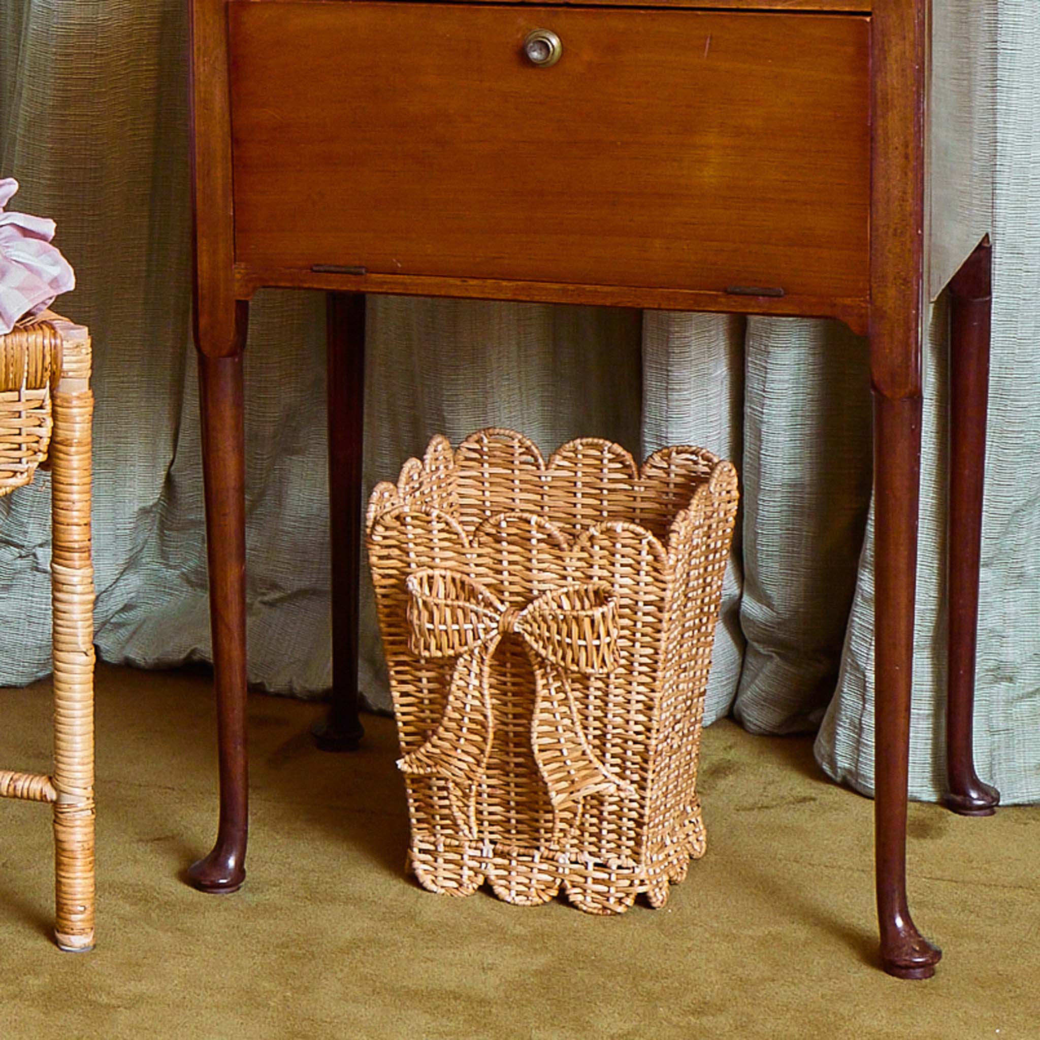Scalloped Bow Rattan Waste Paper Bin