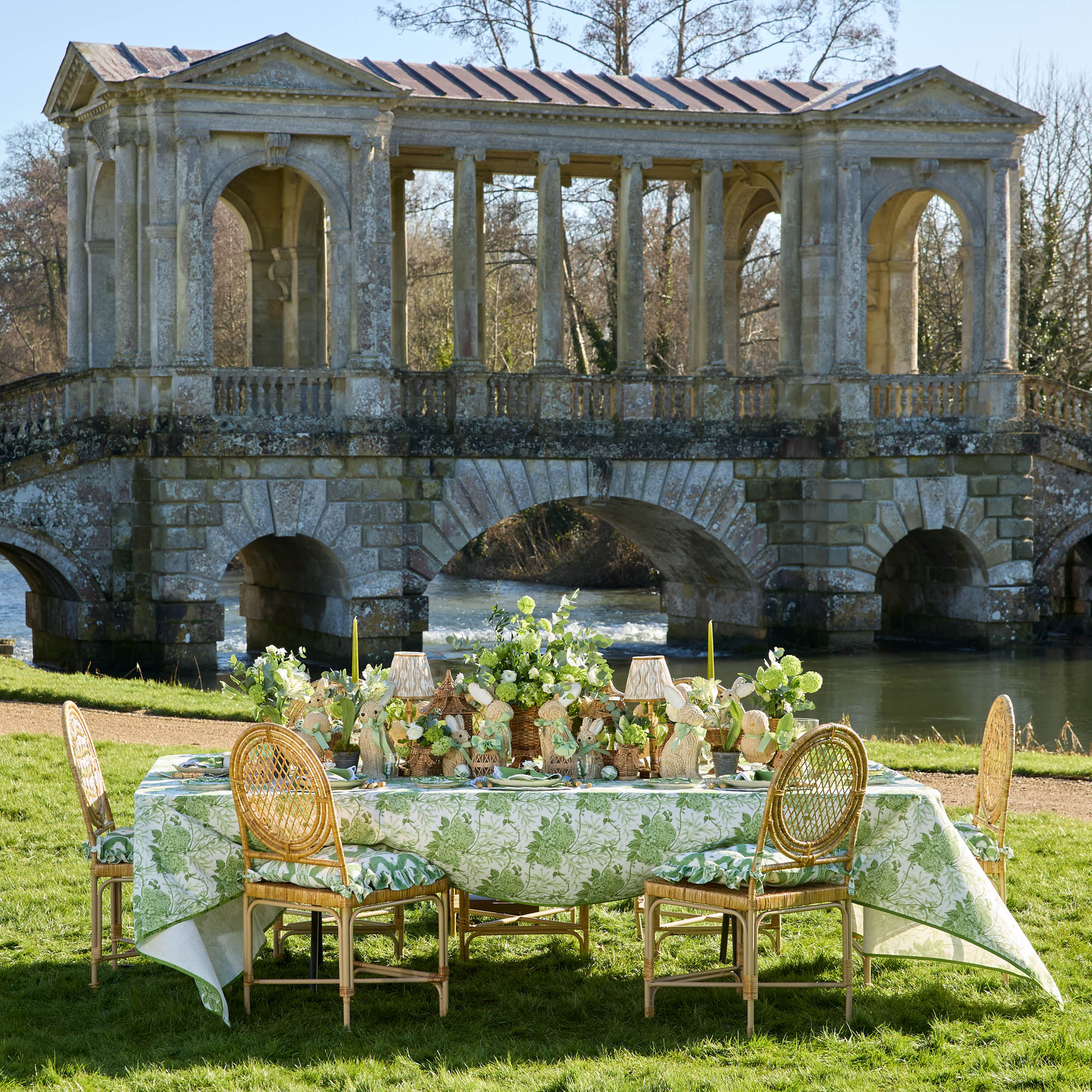 Green Lady Isabella's Garden Tablecloth