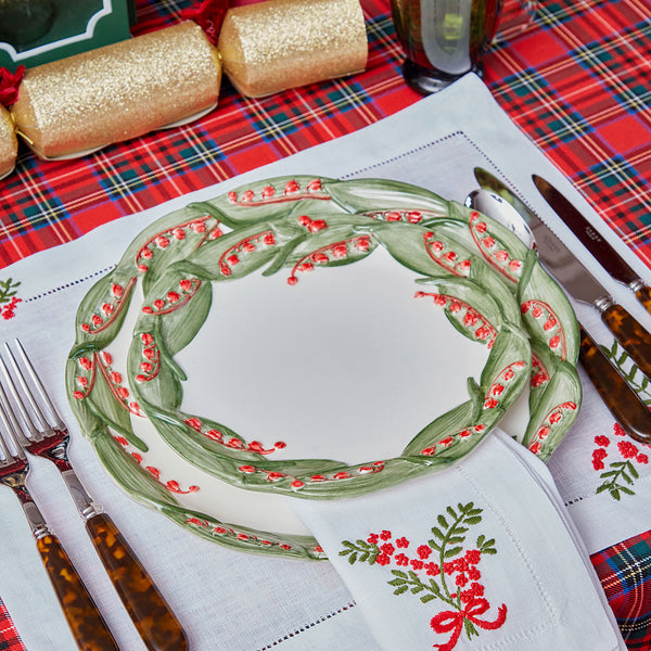 Set the stage for a festive feast with our Red Berry White Linen Placemats, perfect for adding a holiday-inspired charm to your table setting.