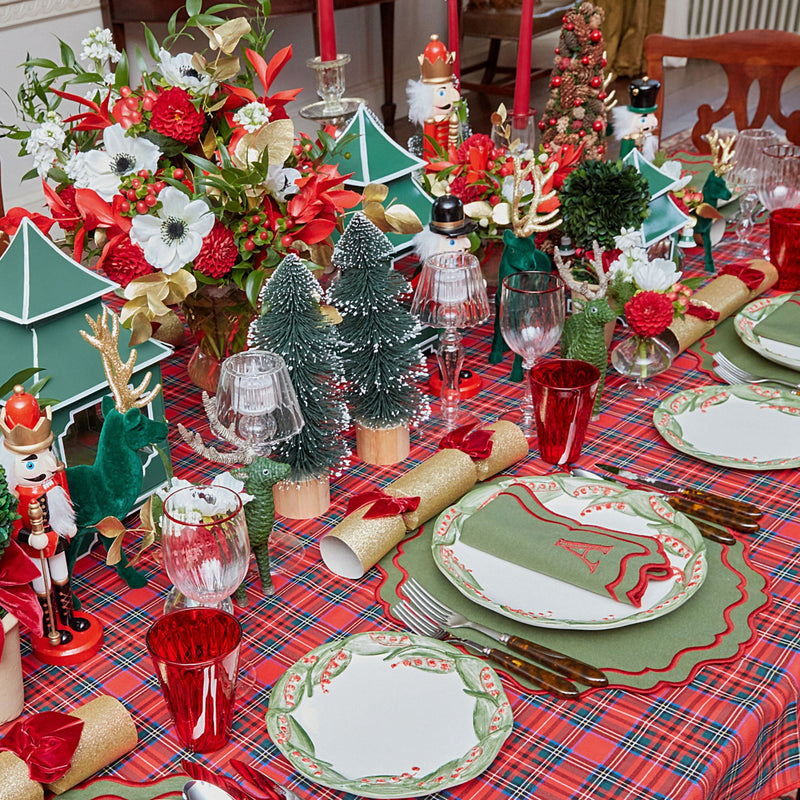 Perfect for Christmas dinners, Red Berry Dinner & Starter Plates (Set of 8).
