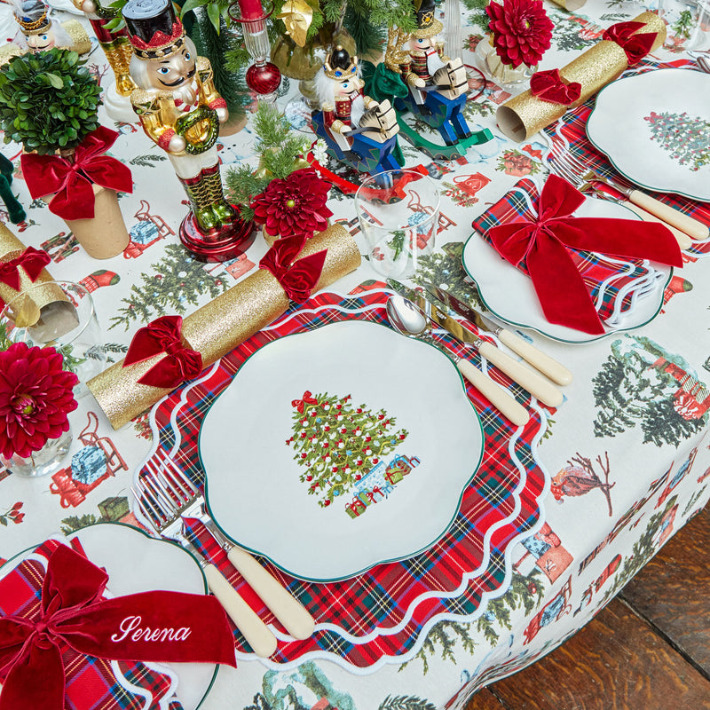 Celebrate the joy of the holidays with Katherine Tartan Placemats & Napkins – a festive essential for your table.
