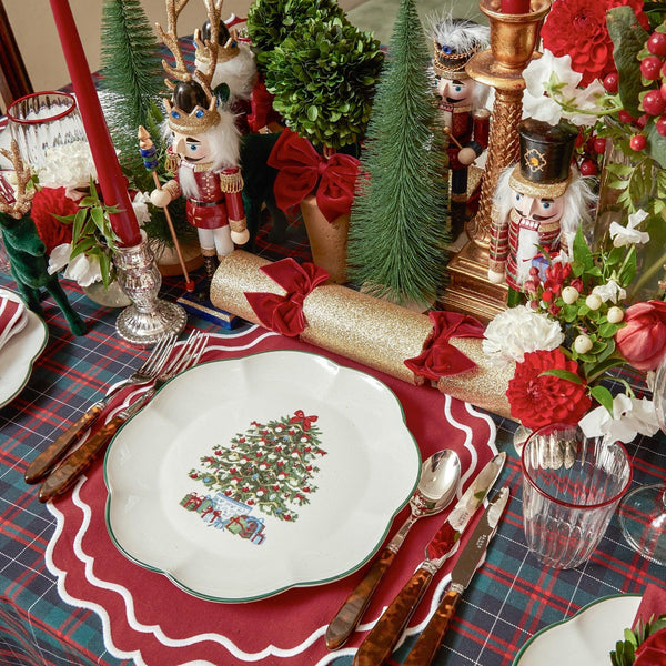 https://www.mrsalice.com/cdn/shop/files/katherine-berry-red-placemats-and-napkins-set-of-4-mrs-alice-2_76a32dce-76c6-41d4-90db-f7092e4f4061_600x.jpg?v=1689338283