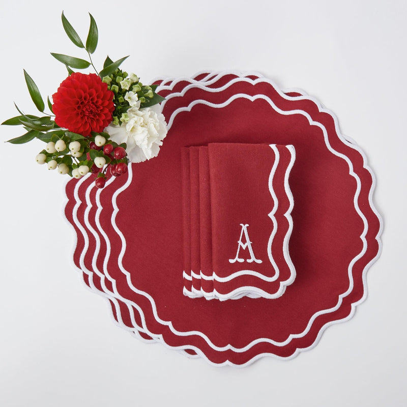 Add a touch of festive elegance to your Christmas celebrations with the Katherine Berry Red Placemats & Napkins Set - the ideal choice for creating a coordinated and inviting dining atmosphere.