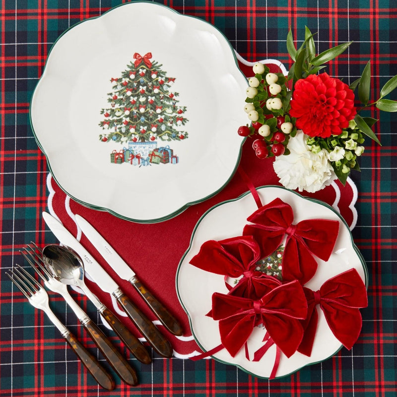 Add a touch of holiday charm to your Christmas dinners with the Mrs. Alice Christmas Tree Dinner Plate Set, perfect for creating a coordinated and inviting dining atmosphere.
