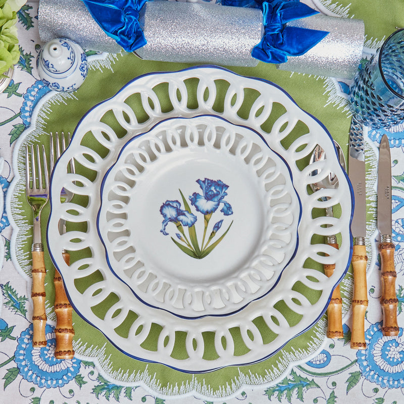 Enhance your dining decor with the enchanting White Lace Botanical Dinner & Starter Plates Set of 8, perfect for infusing your table with the warmth of classic lace design and botanical elegance.