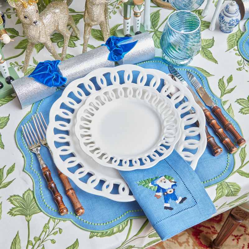 Add a touch of timeless style to your table decor with the White Lace Starter Plate.