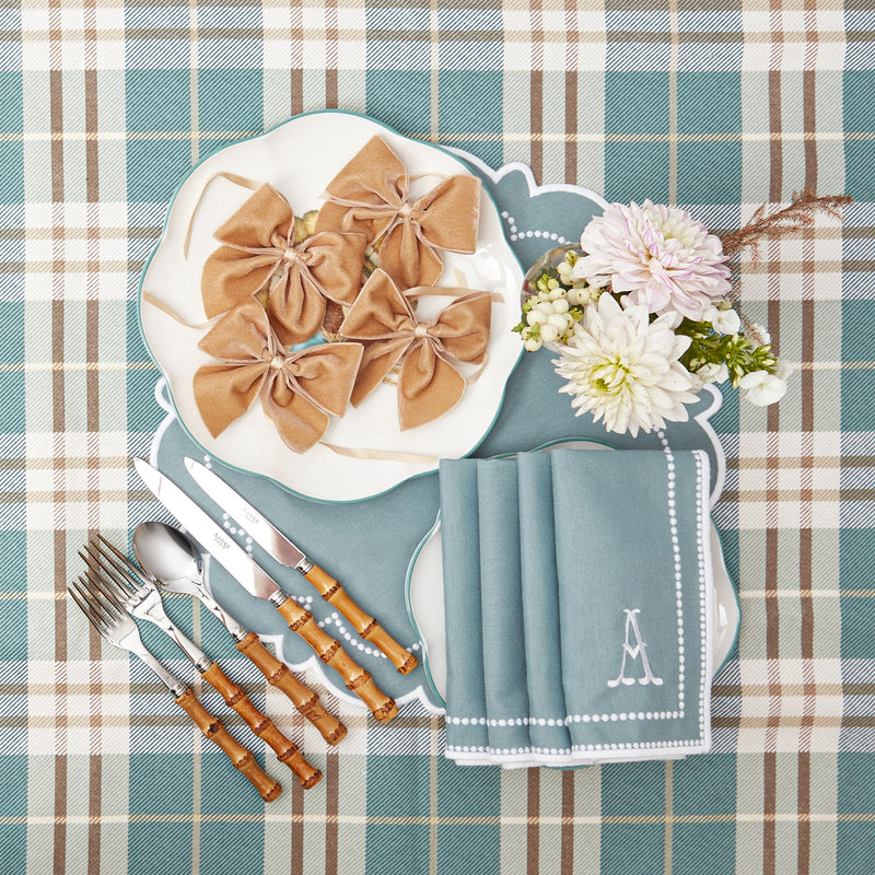 Rustic charm: Oat Velvet Napkin Bows ensemble.