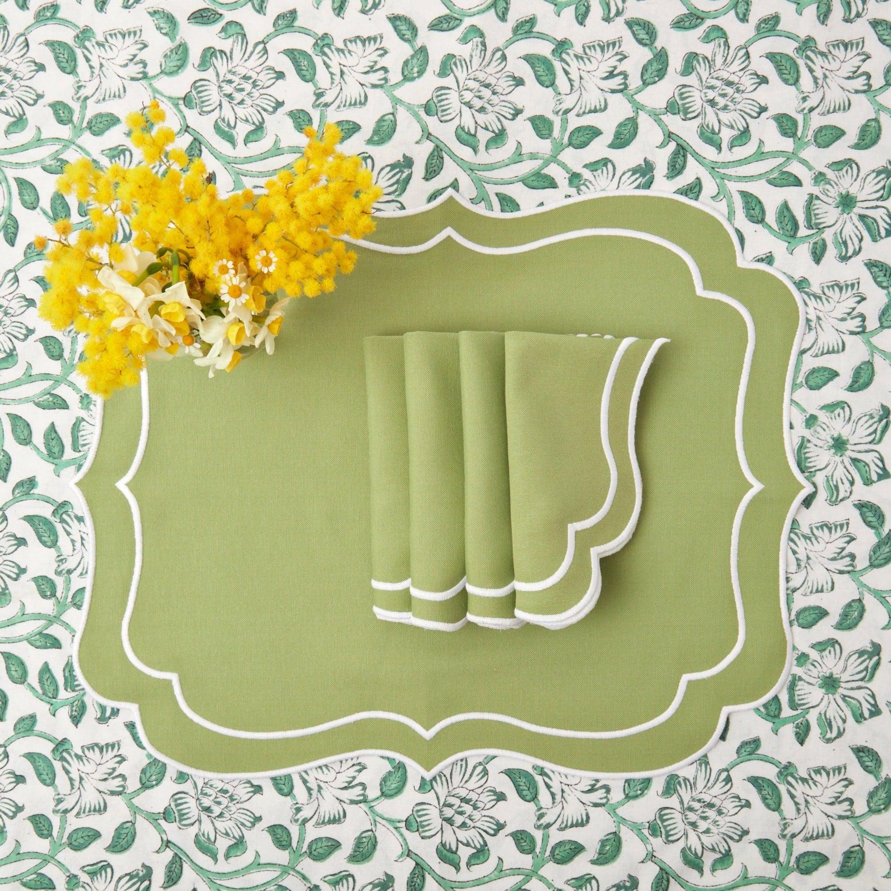 Napkins Embroidered (Set Sylvie – Mrs. of Alice 4) Green