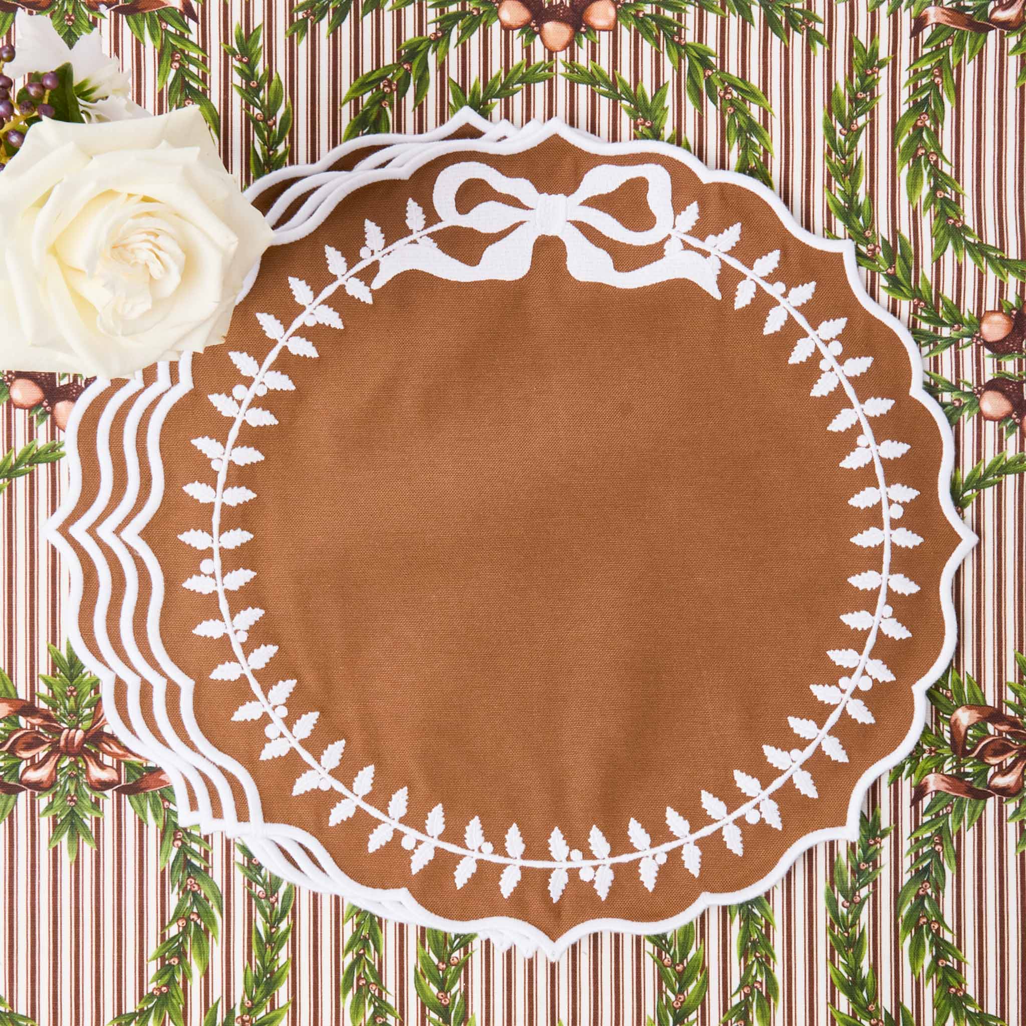 Chocolate Bow Laurel Placemats (Set of 4)