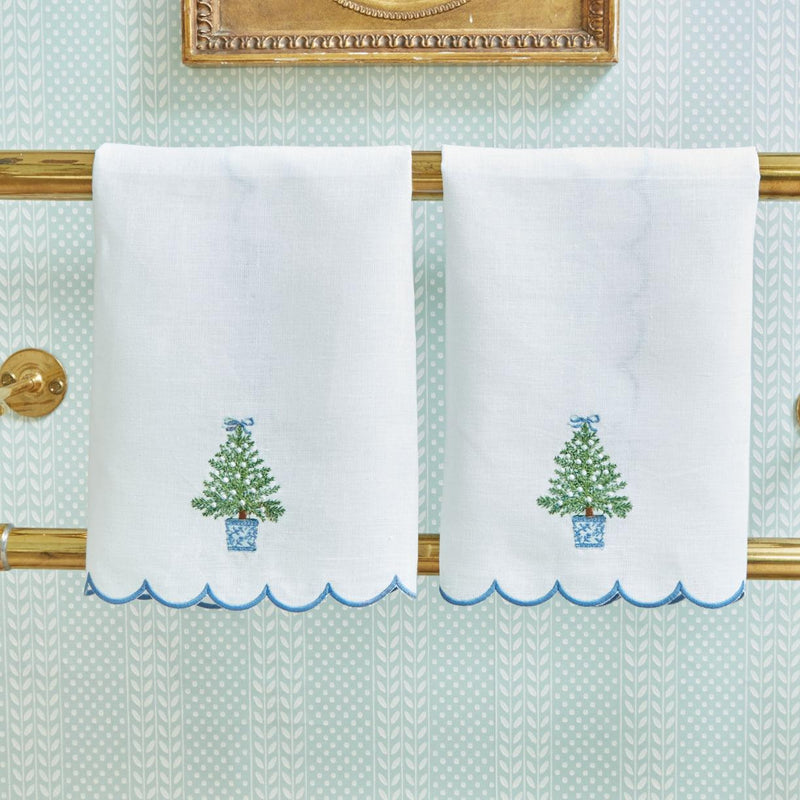 Add a touch of festive elegance to your Christmas celebrations with the Embroidered Christmas Tree Linen Hand Towel - the ideal choice for creating a coordinated and inviting holiday atmosphere.